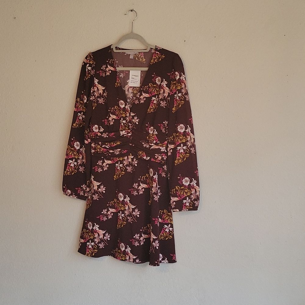 NWT CHELSEA. 28 long sleeves vneck mini dress size Small  flowerful burgund